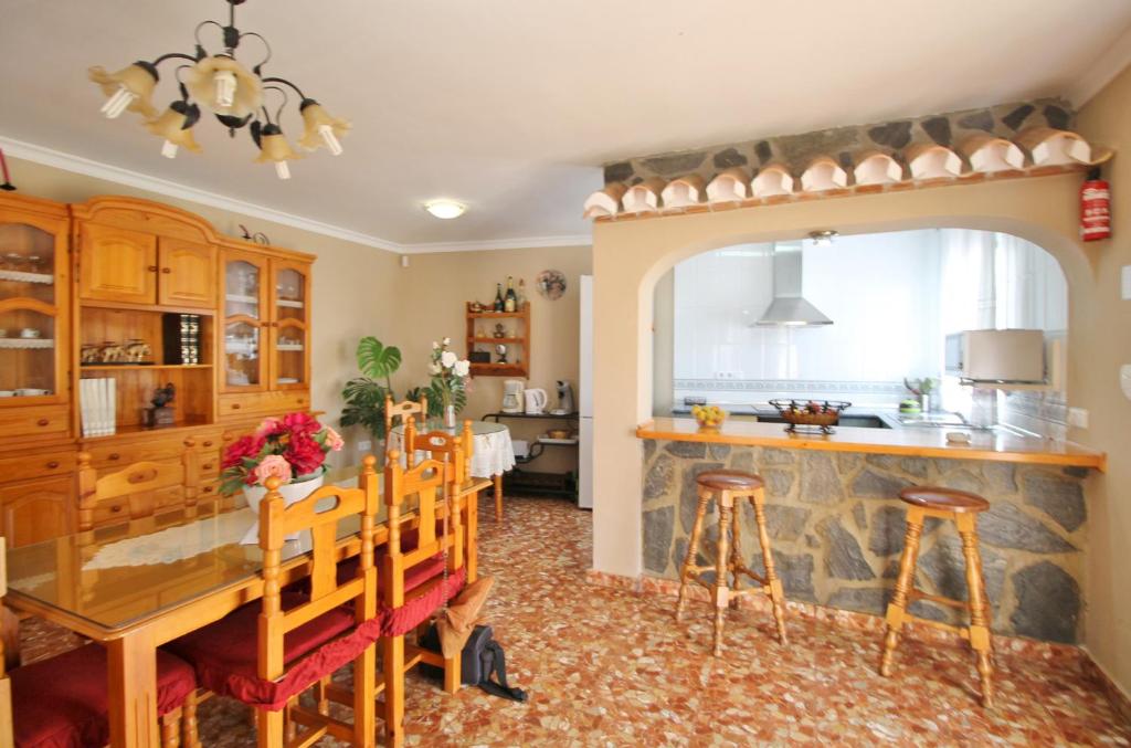 THREE BEDROOM RURAL HOUSE IN TORROX WITH PRIVATE POOL