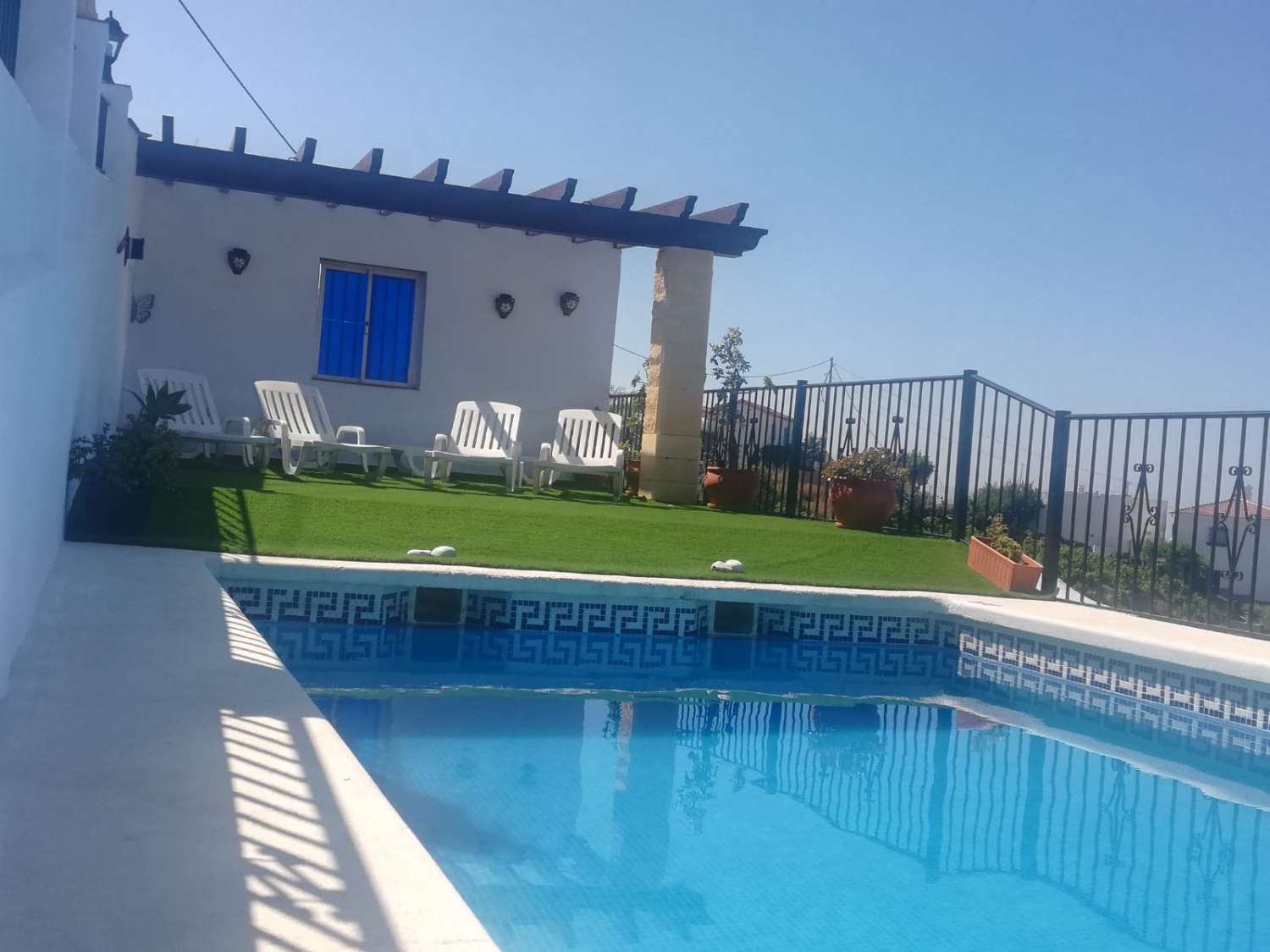 THREE BEDROOM RURAL HOUSE IN TORROX WITH PRIVATE POOL