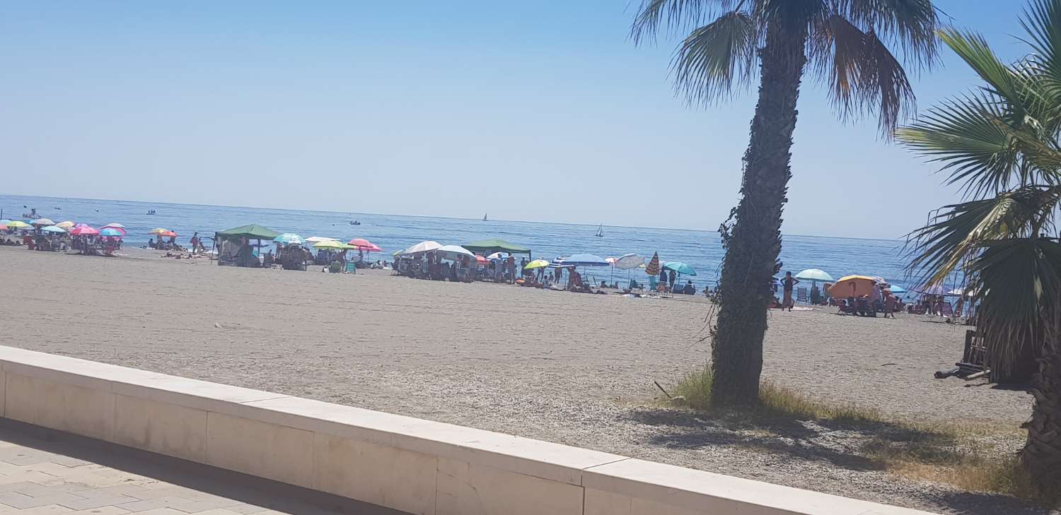 LÄGENHET MED POOLER 1 MINUTS FRÅN STRANDEN