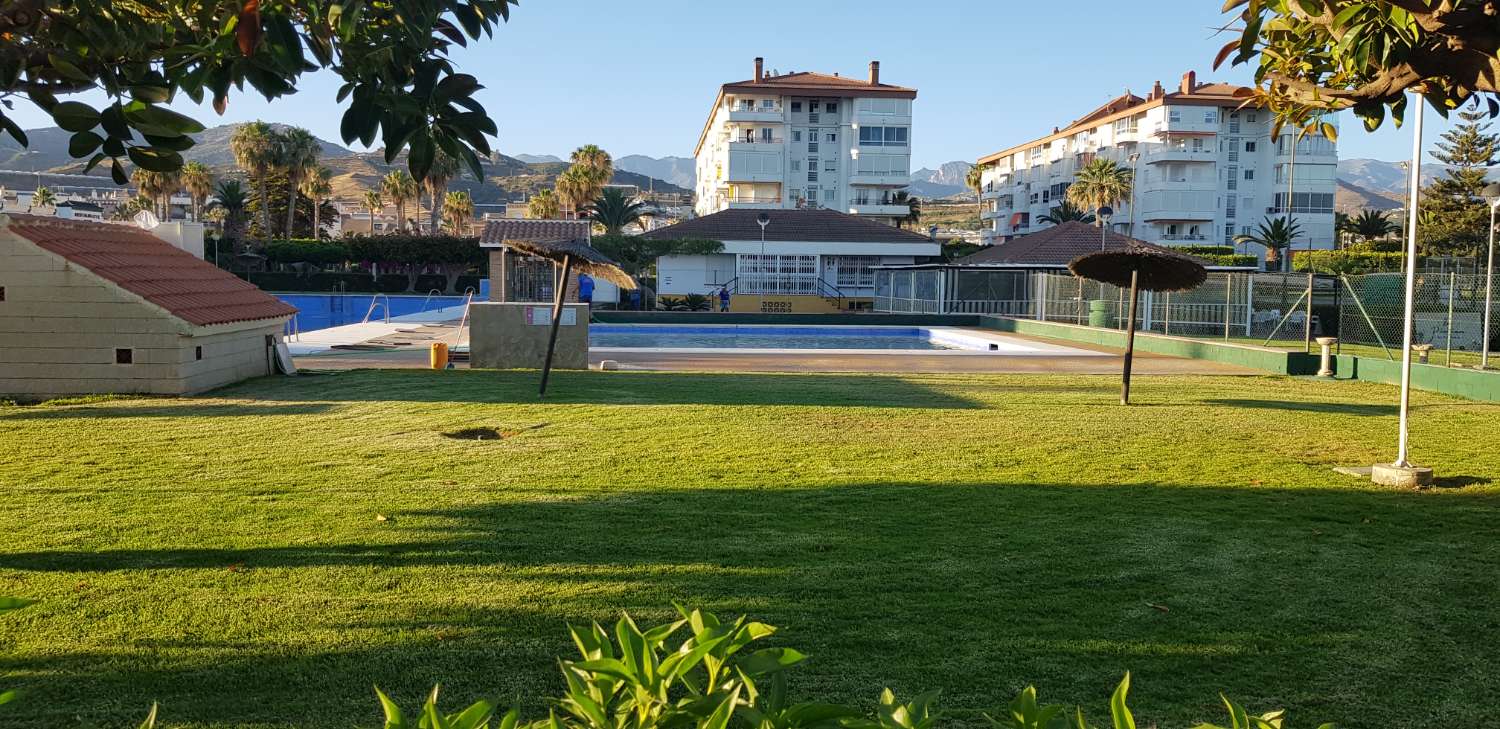 LÄGENHET MED POOLER 1 MINUTS FRÅN STRANDEN