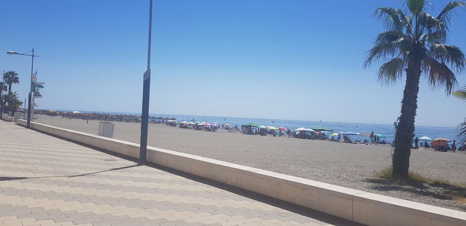 LÄGENHET MED POOLER 1 MINUTS FRÅN STRANDEN