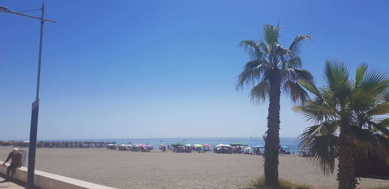 LÄGENHET MED POOLER 1 MINUTS FRÅN STRANDEN