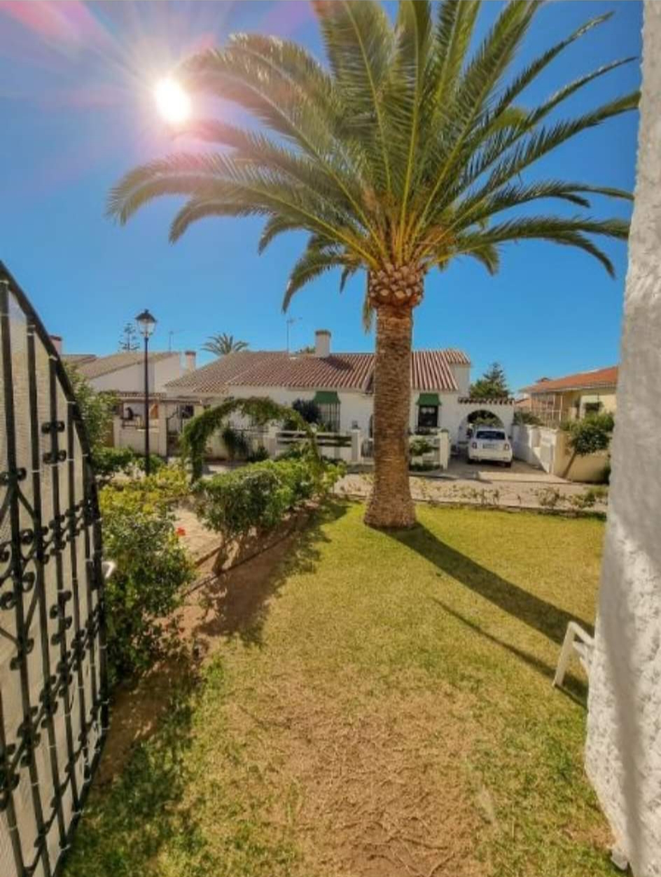 TWO BEDROOM HOUSE A FEW METERS FROM THE PROMENADE AND THE BEACH