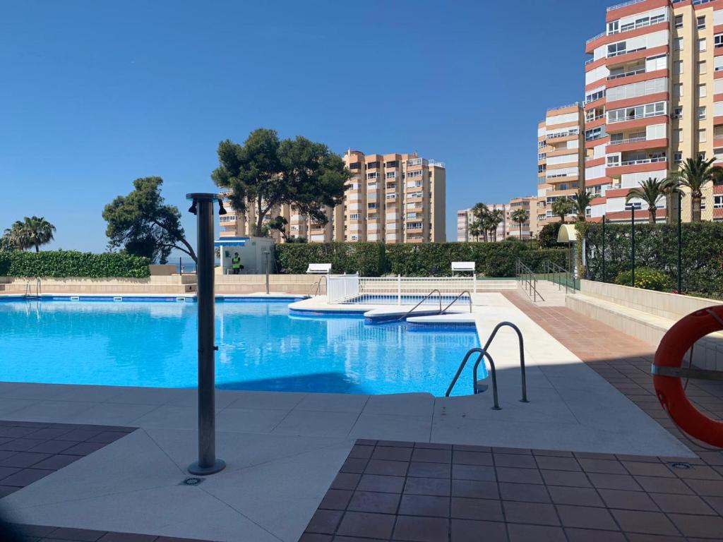 ONE BEDROOM APARTMENT WITH COMMUNAL POOL