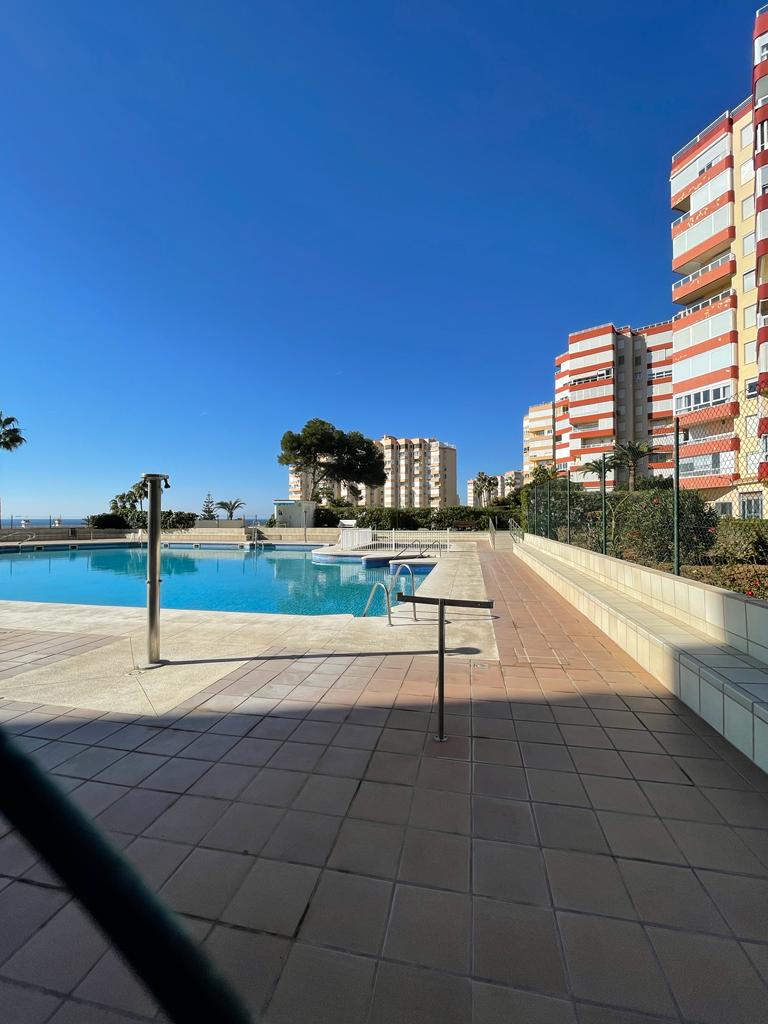 ONE BEDROOM APARTMENT WITH COMMUNAL POOL