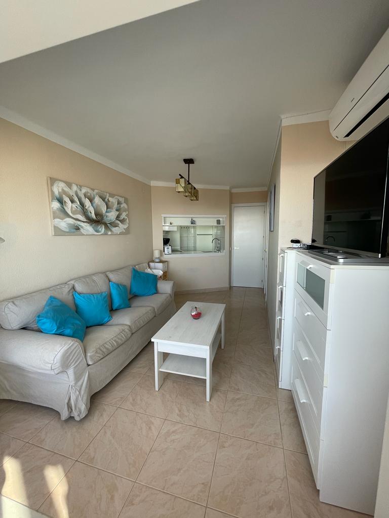 ONE BEDROOM APARTMENT WITH COMMUNAL POOL