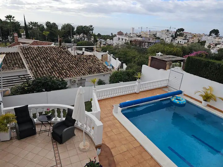 BELLE VILLA DE TROIS CHAMBRES AVEC PISCINE PRIVÉE