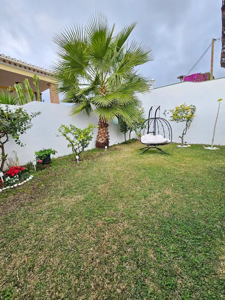 BELLE VILLA DE TROIS CHAMBRES AVEC PISCINE PRIVÉE