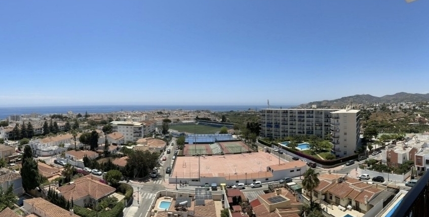 APARTMENT WITH COMMUNAL POOL AND STUNNING VIEWS