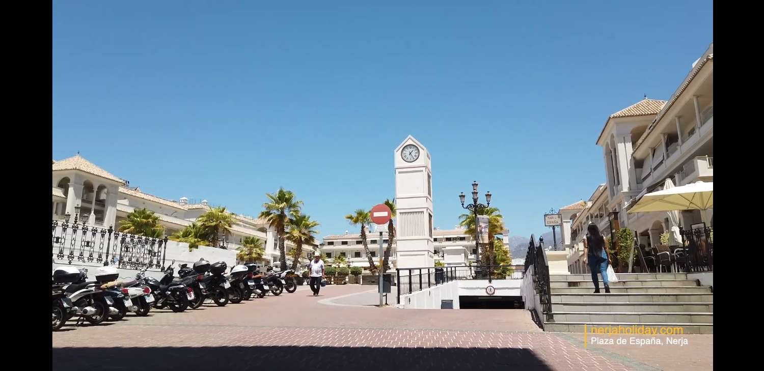 PARKING SPACE IN PLAZA ESPAÑA, ON THE BALCONY OF EUROPE